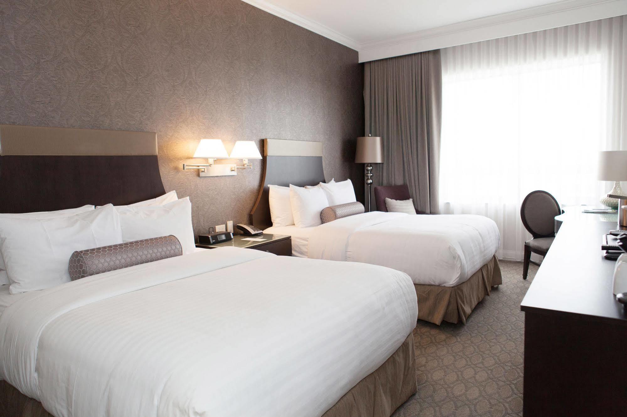La Banque Hotel Homewood Esterno foto